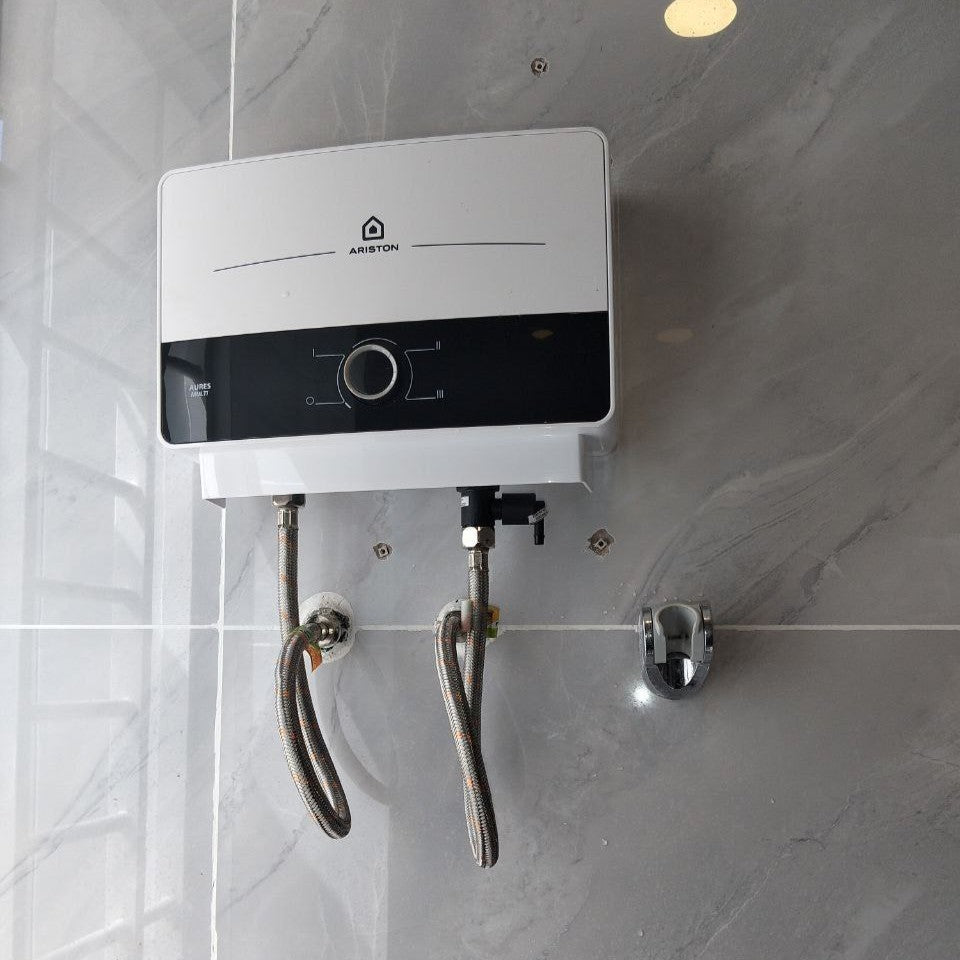 ម៉ាស៊ីនទឹកក្ដៅ Ariston Water Heaters 6000W A6VS