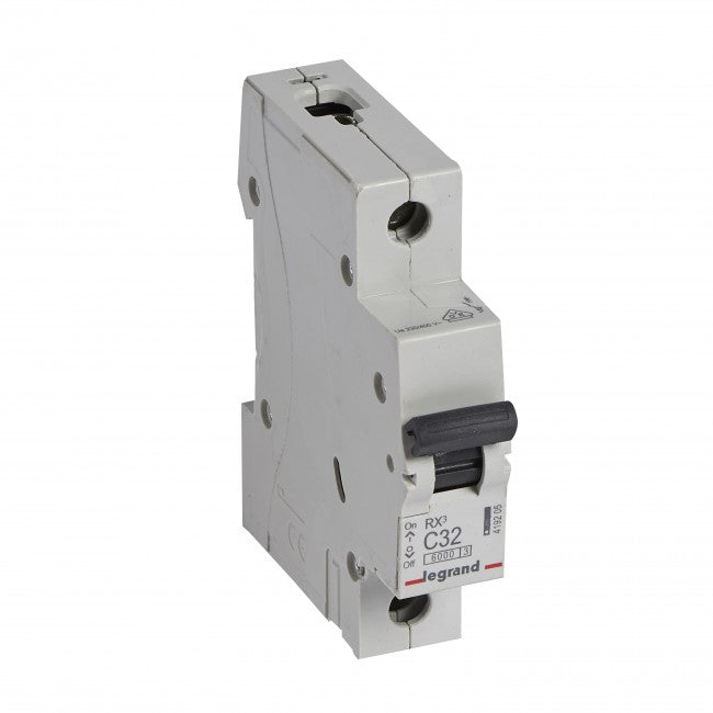 ឌីសង់ទ័រ Legrand Circuit Breaker 1Pole 32A