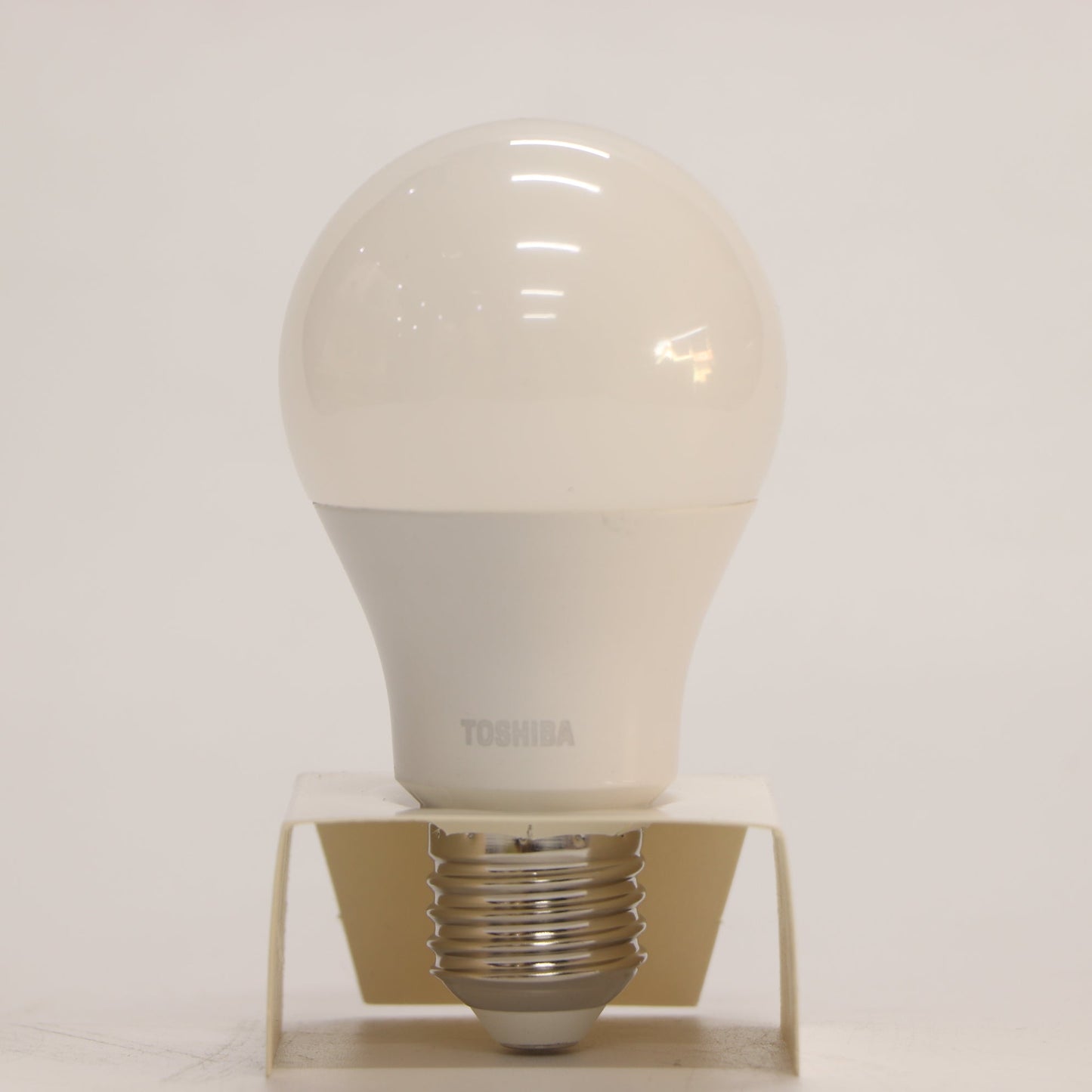 អំពូលបាល់ LED TOSHIBA 9W ពណ៌ស