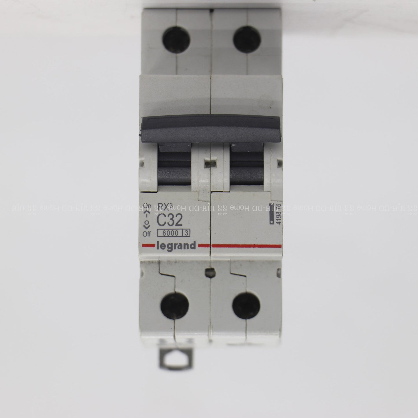 ឌីសង់ទ័រ Legrand Circuit Breaker 2Pole 32A