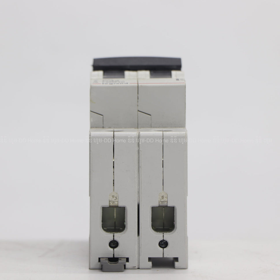 ឌីសង់ទ័រ Legrand Circuit Breaker 2Pole 32A