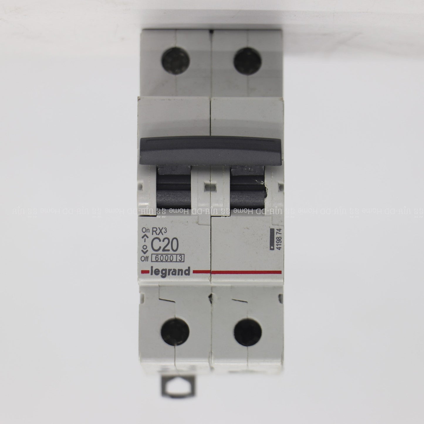 ឌីសង់ទ័រ Legrand Circuit Breaker 2Pole 20A
