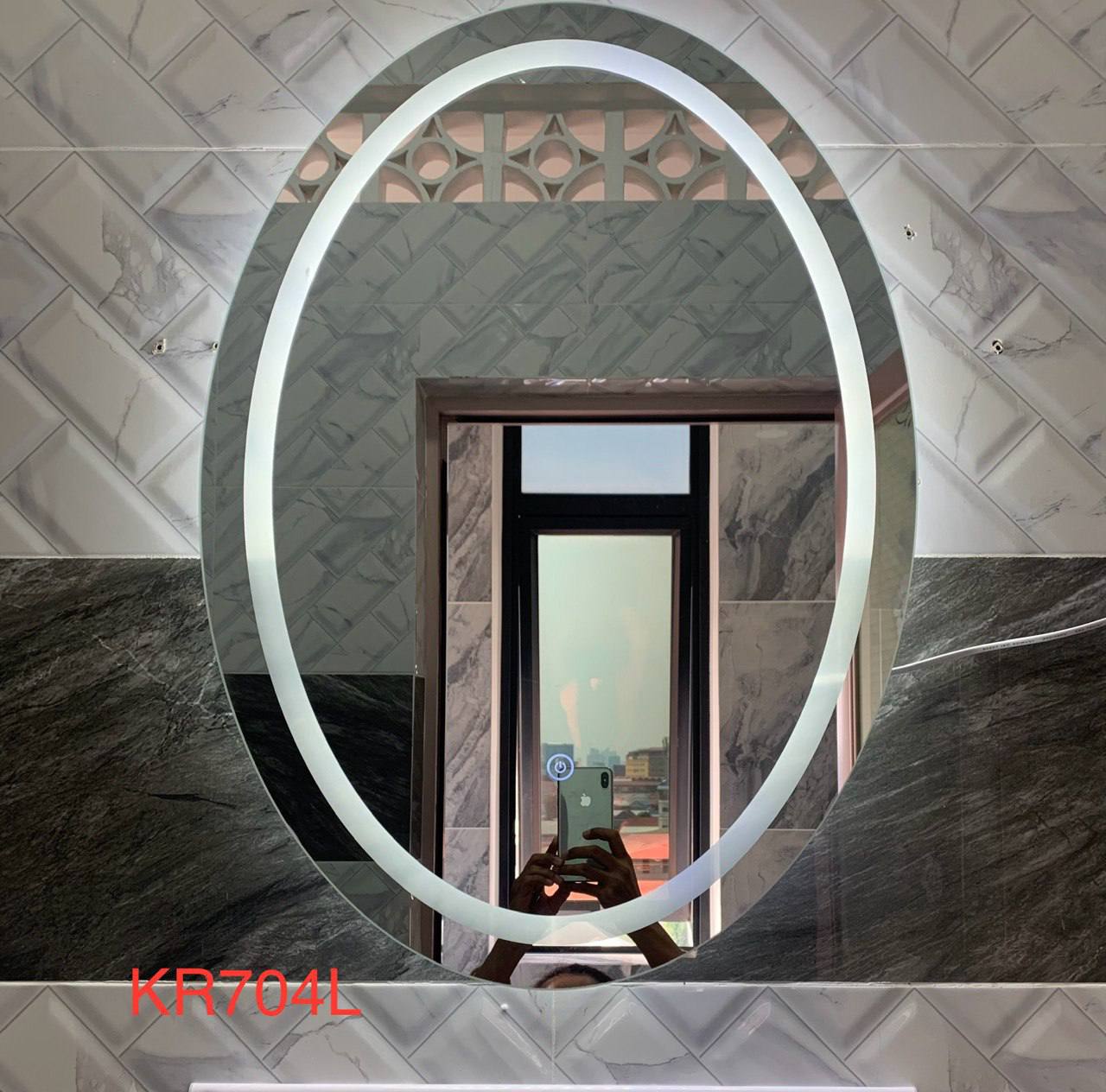 កញ្ចក់ឆ្លុះមុខមានភ្លើង KR704L